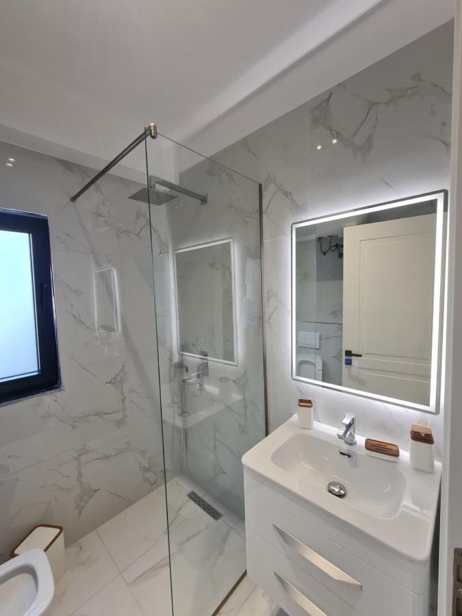 Am Luxury Apartment Tirana Exterior photo